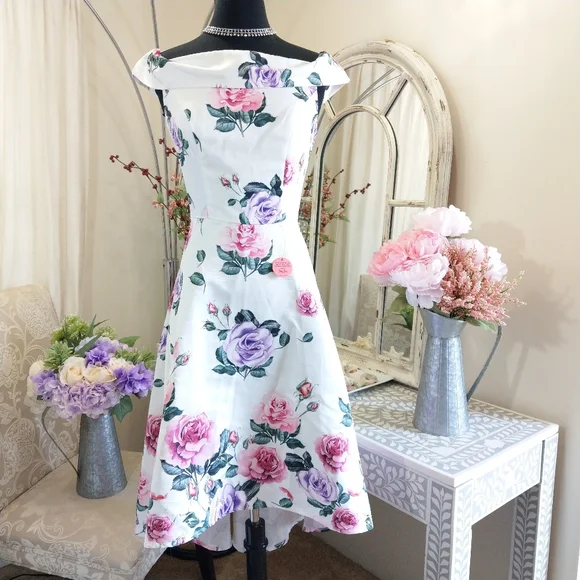 🍒NWT🍒 CHI CHI LONDON WHITE FLORAL HIGH LOW DRESS